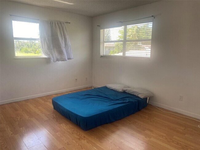 Building Photo - 6800 Nova Dr