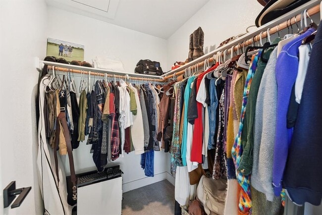 Building Photo - 25 Woodacre Dr