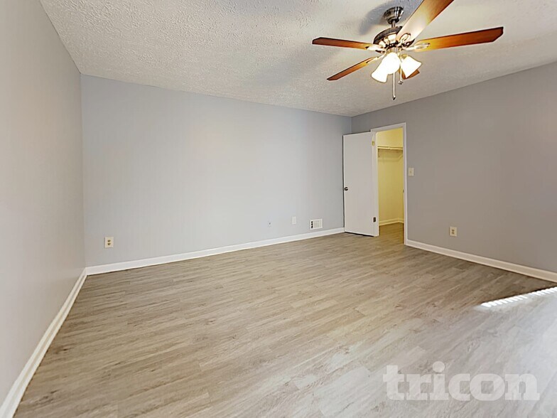 Building Photo - 3722 Holland Dr