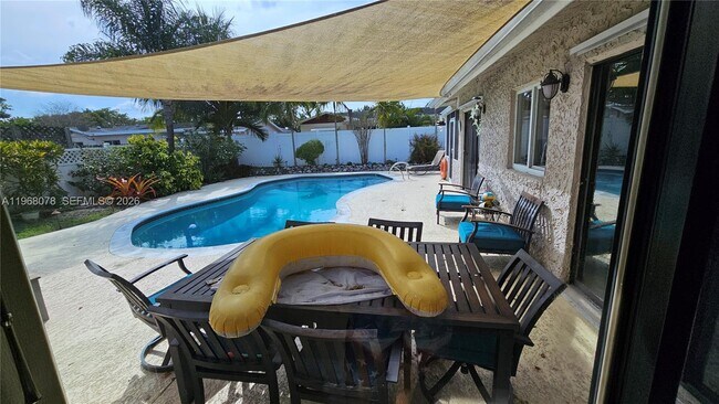 Building Photo - 6731 NW 26th Way