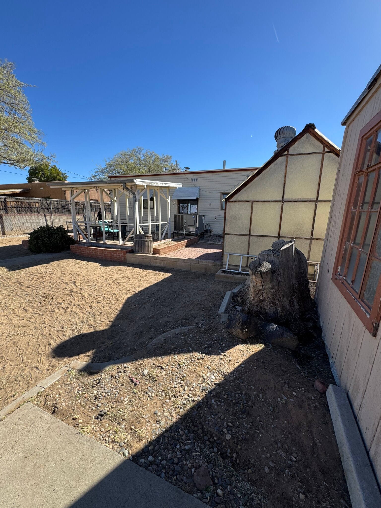 Building Photo - 2113 Madeira Dr NE
