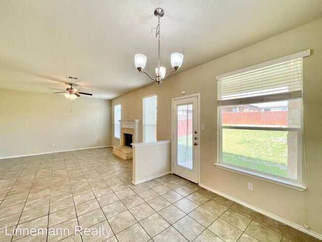 Building Photo - 4 br, 2.5 bath House - 3311 Lorne Drive