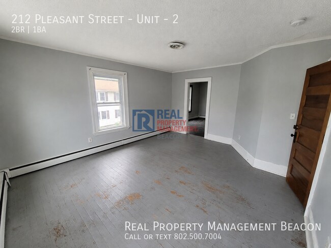 Building Photo - 212 Pleasant St
