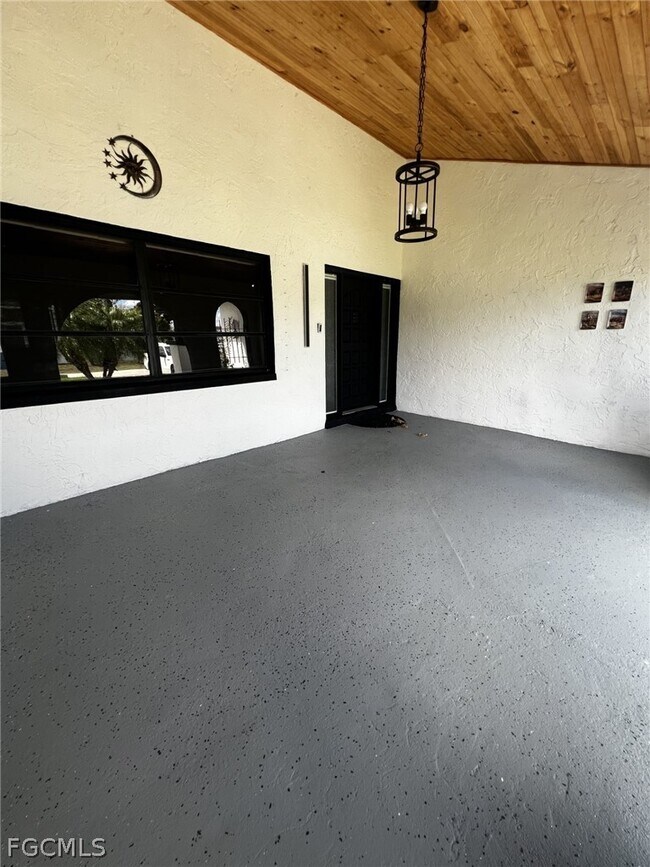 Building Photo - 3410 SE 11th Pl