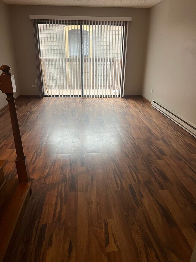 Building Photo - 14747 Kenton Ave