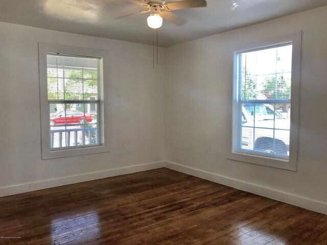 Building Photo - BIVINS ADORABLE 2BEDROOM 1BATH 1CAR GARAGE