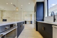 Building Photo - 1803 Dunlavy St