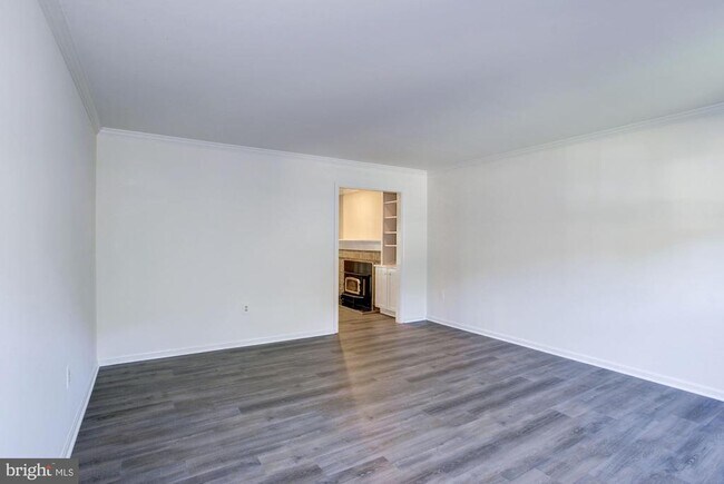 Building Photo - 9012 Penn Manor Ct