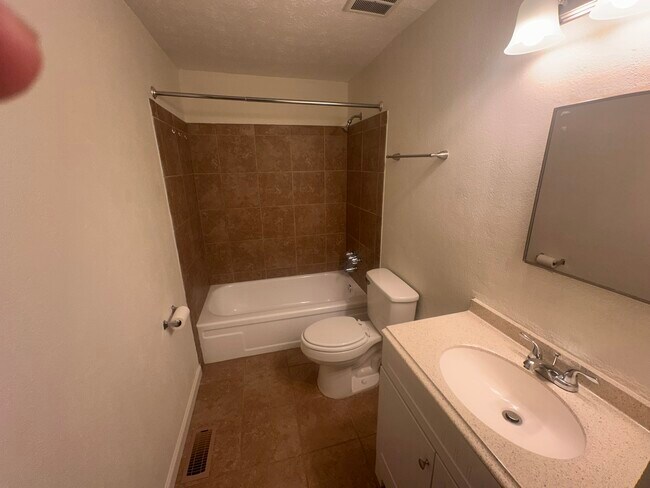 Building Photo - 9146 Trelawney Ct
