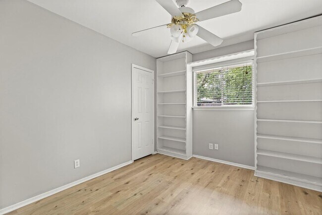 Building Photo - 618 Buckskin Dr