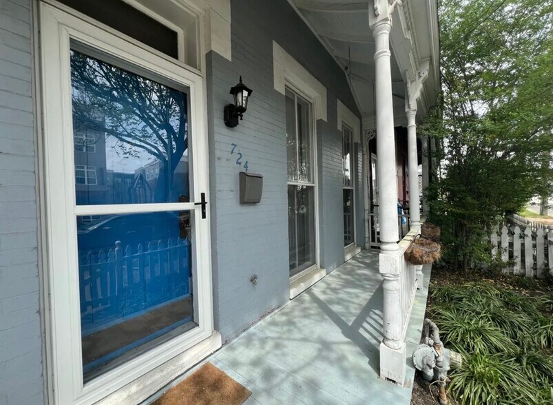 Building Photo - 724 N 1st St