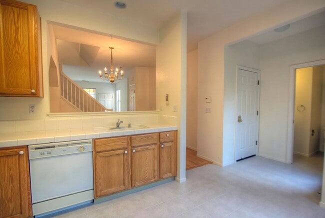 Building Photo - Beautiful Town Home Coming Soon! Great Location! Pets Allowed!