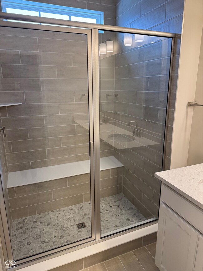 Building Photo - 14555 Elsmere Ln