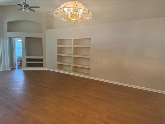 Building Photo - 15612 Markham Dr