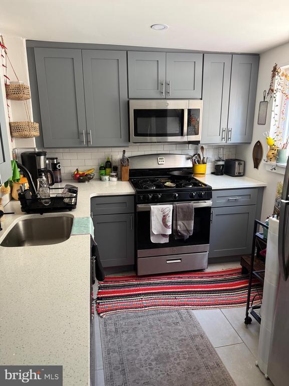 Building Photo - 2165 E Dauphin St