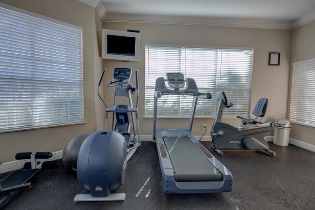 Building Photo - 520 Florida Club Blvd