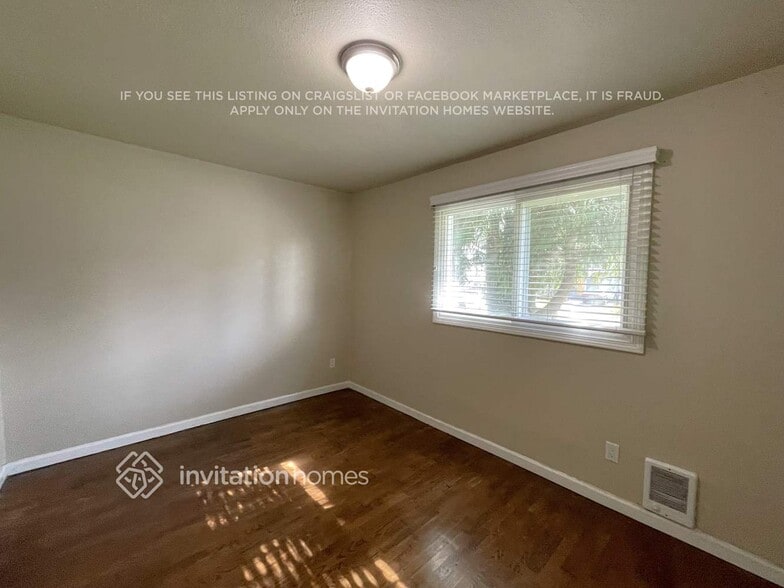 Building Photo - 1802 S 246th Pl