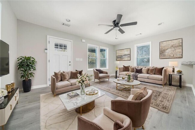 Building Photo - 665 S Eugenia Pl NW