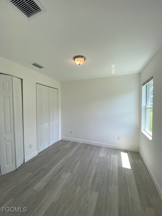 Building Photo - 3423 SW 6th Pl