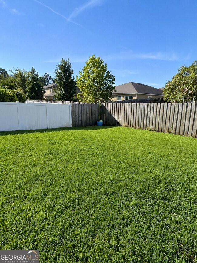 Building Photo - 204 Hayworth Ct