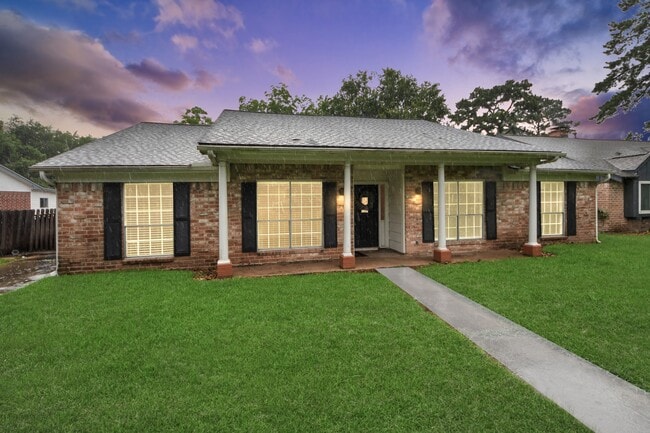 Building Photo - 1319 Forsythe Ln