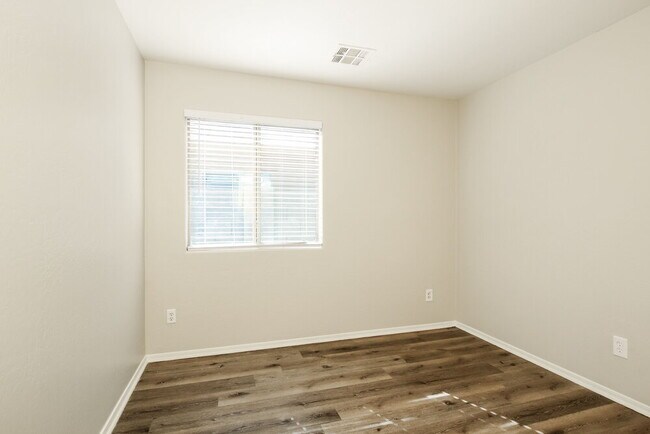 Building Photo - 3565 S 257th Ln