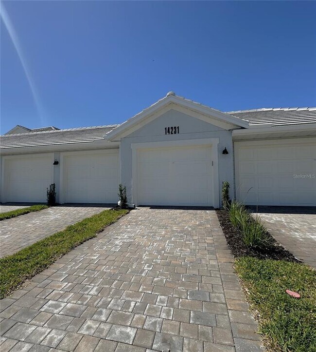 Building Photo - 14231 Heritage Landing Blvd