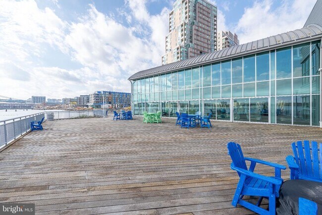 Building Photo - 901 N Penn St