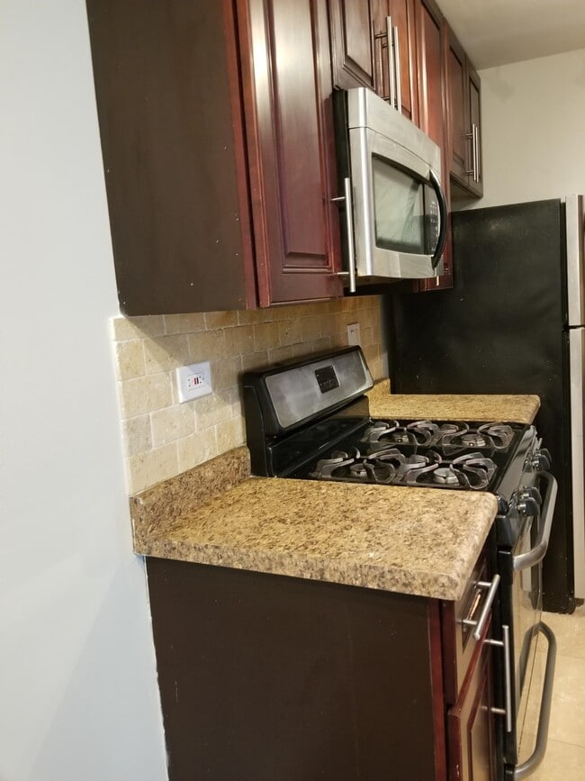 Building Photo - 872 Winesap Ct