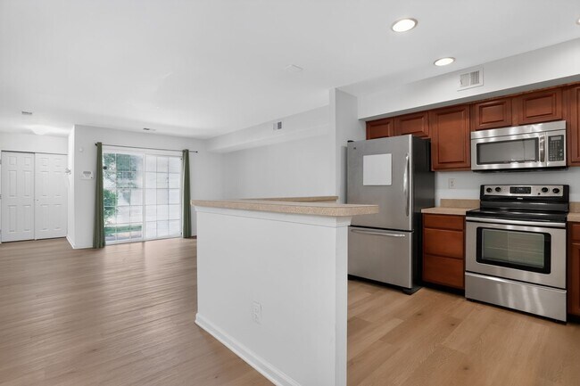 Building Photo - 1 Bed, 1 Bath Condo In Desirable Blue Bell Community!