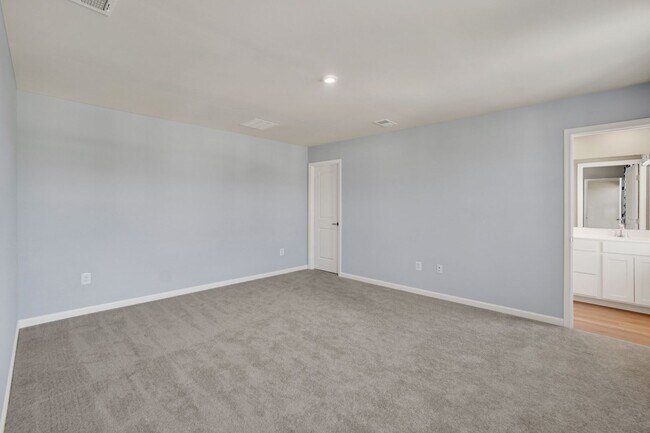 Building Photo - 69 Summerfield Dr