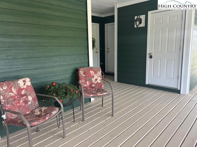 Building Photo - 155 Birkdale Ct