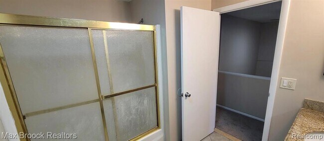 Building Photo - 7416 Azalea Ct