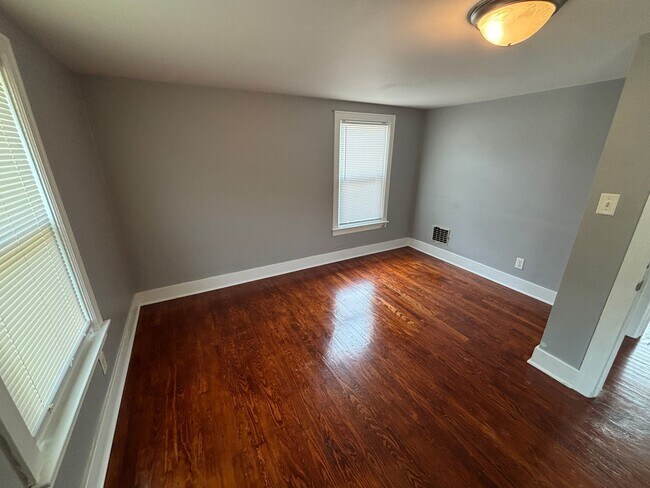 Building Photo - Beautiful 3 Bedroom/1 Bath Home in Lancaster