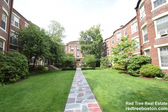 Building Photo - 141 Beaconsfield Rd