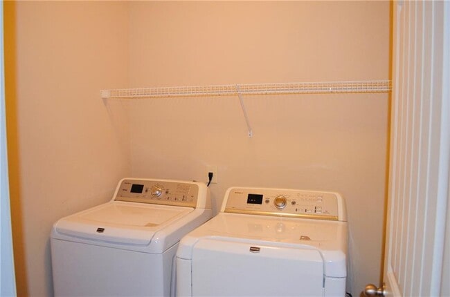 Building Photo - 7931 Bluefin Trail