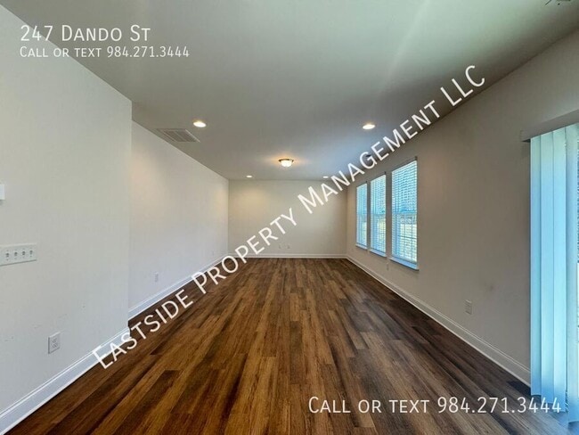 Building Photo - 247 Dando St