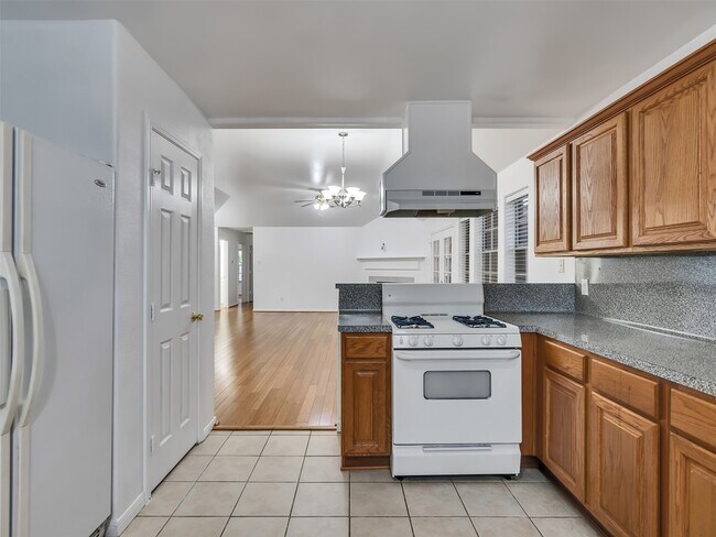 Building Photo - 7211 Canda Ln
