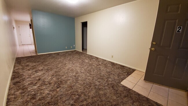 Primary Photo - Monroe Street Apts