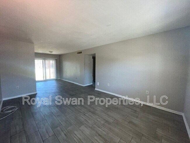 Building Photo - 1920 E Edgewood Dr