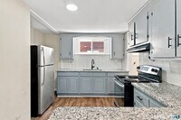 Building Photo - 68 1/2 Lexington Ave