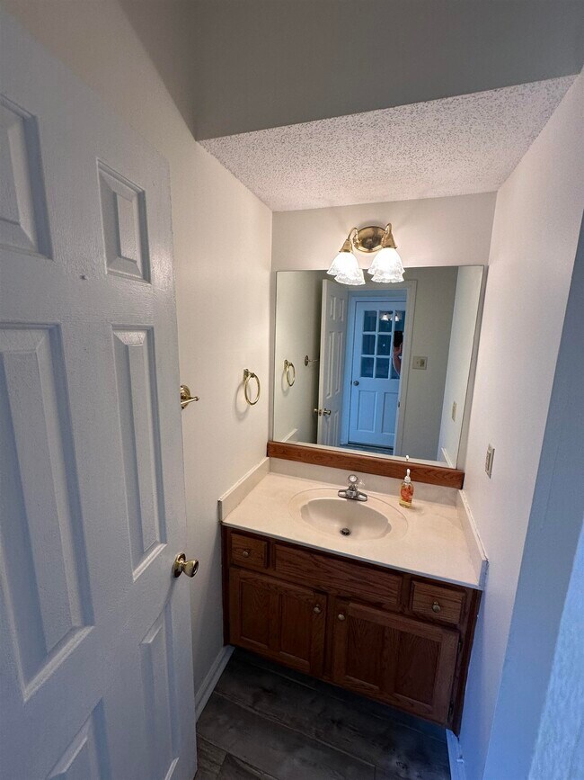 Building Photo - 3510 Sara Woods Dr