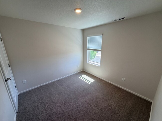 Building Photo - Four Bedroom Home in Newer Community at East Park Village