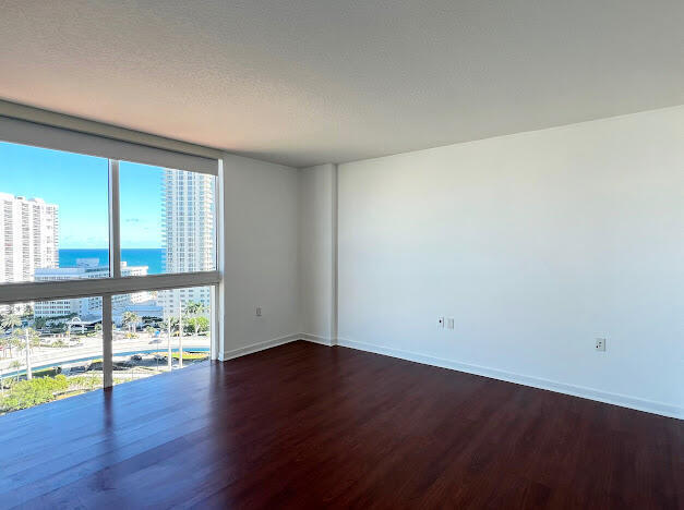 Building Photo - 200 Sunny Isles Blvd