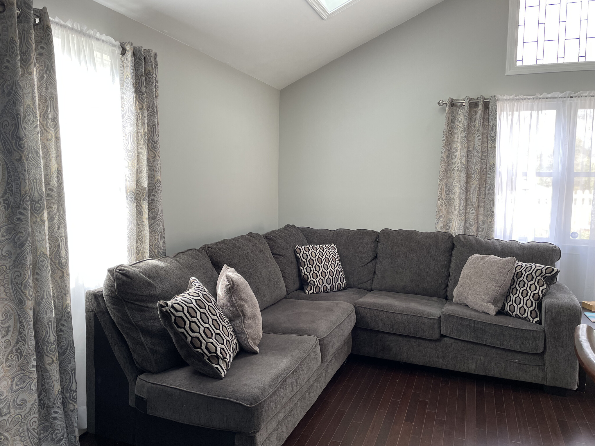 Living Room - 35 Taylor Pl