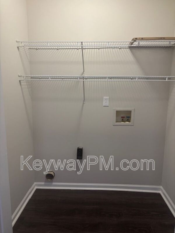 Building Photo - 103 Ginkgo Ln