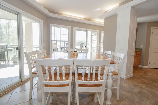 Building Photo - 202 Breakers Bnd