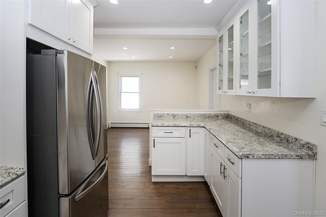 Building Photo - 987 Kings Pkwy