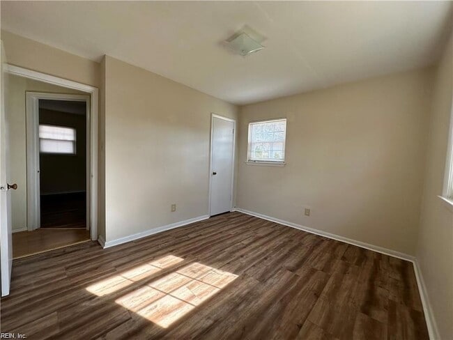 Building Photo - 3252 Club House Rd