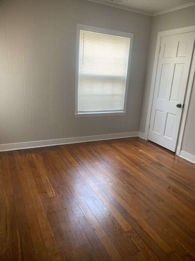 Building Photo - Newly Renovated Unit in Heart of Memphis